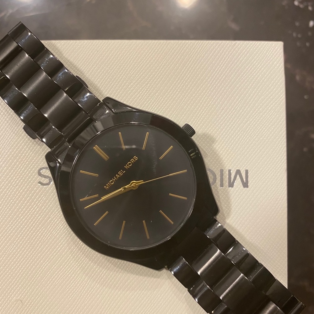 Mk watch - Picture 2 of 3